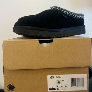 UGG Woman’s Tasman Black